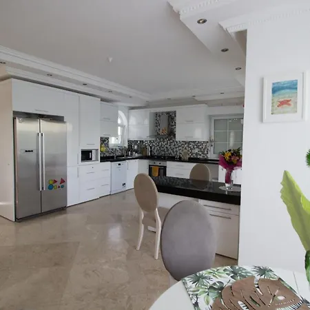 Helios Private Villa *
